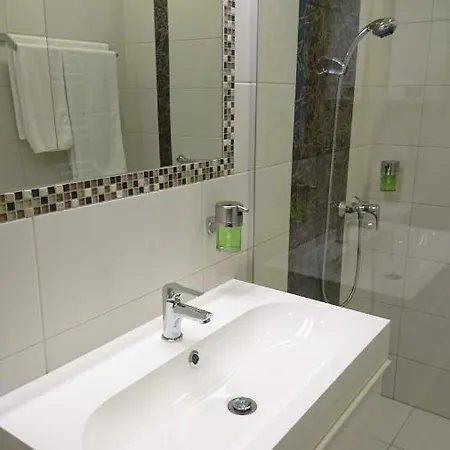 Corner Vendeghaz בית הארחה Veszprém